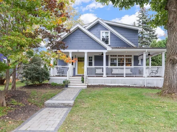 11 Fairlawn St, Needham, MA 02492