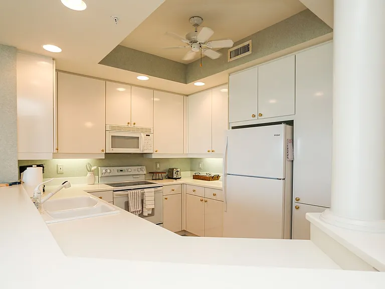 430 Cove Tower Dr #1202 — Photo 34