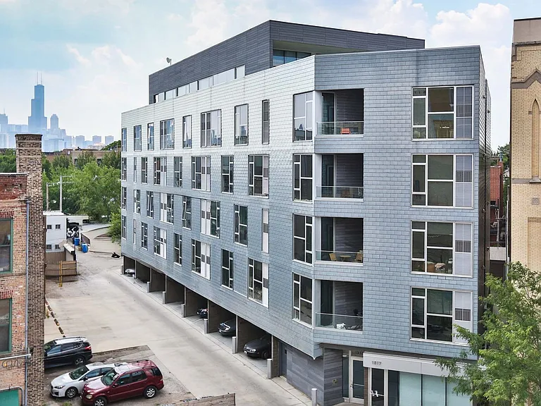 Wicker Park Lofts- 1515 W. Haddon Ave — Photo 18