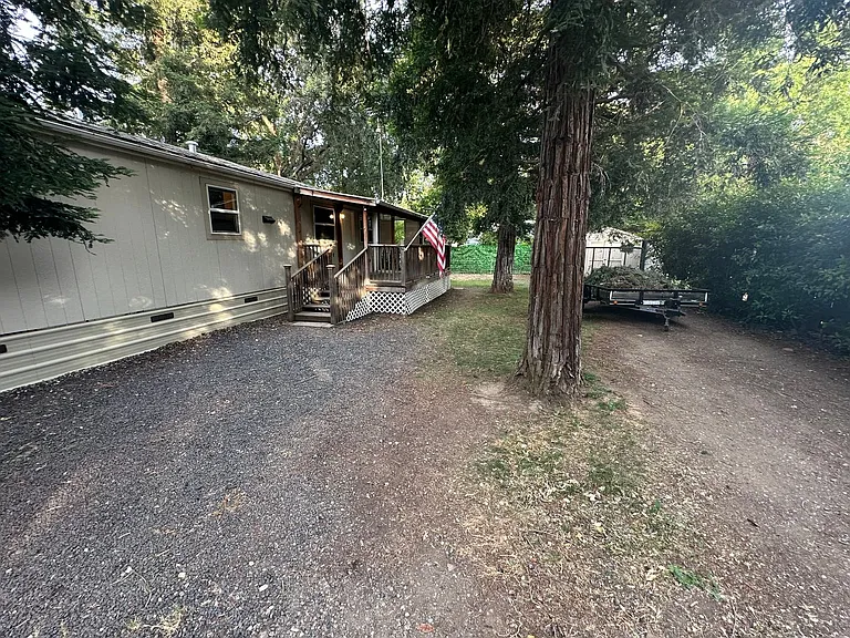 3959 Cartwright St — Photo 25