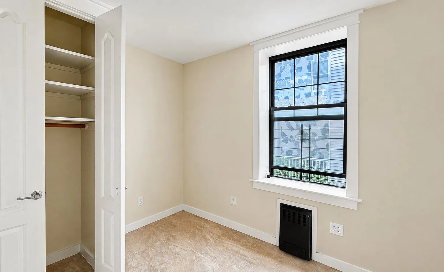 3 bed, $3,753 — Photo 4