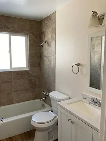 802 E Santa Fe St — Photo 5
