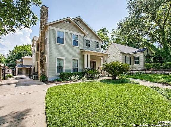 2nd image of 360 Blue Bonnet Blvd