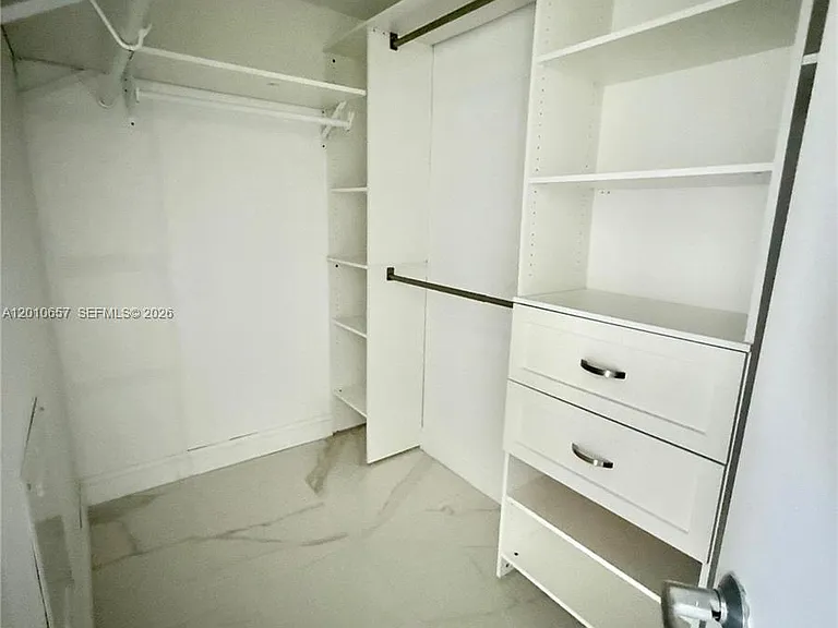 16385 Biscayne Blvd #717 — Photo 27