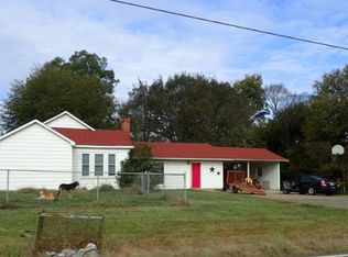 652 Spring Lake Rd, Hope, AR 71801