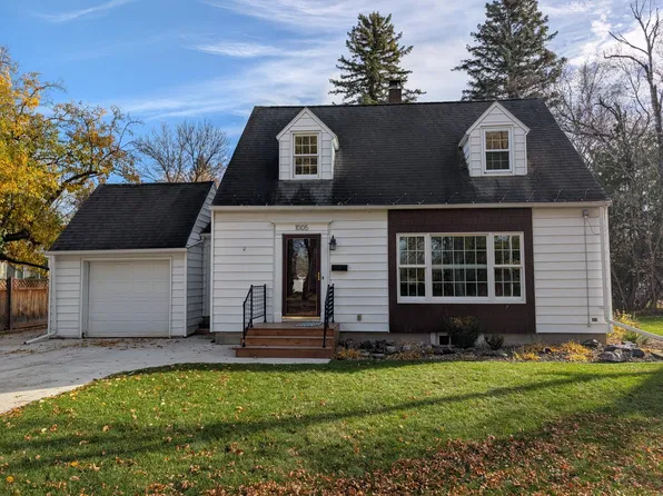 1005 2nd St, International Falls, MN 56649