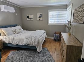 922 N 9th St, Coos Bay, OR