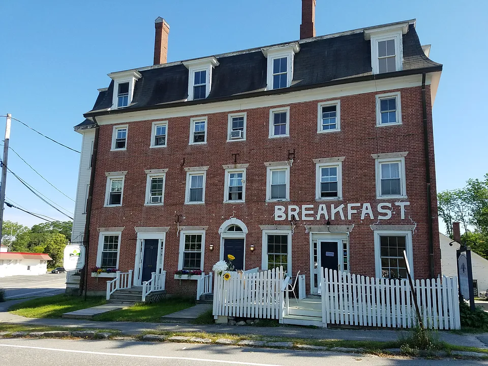 27 Water St #4B