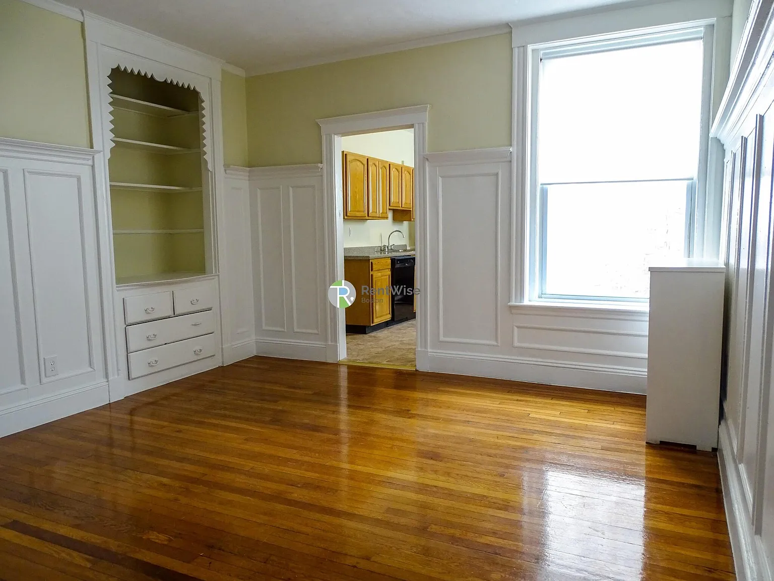 1114-1118 Commonwealth Ave — Photo 2