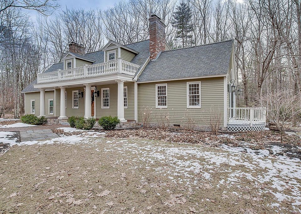 2nd image of 20 Old Farm Rd