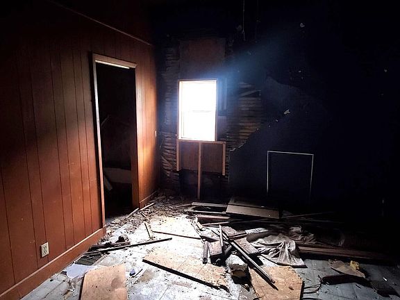 4th image of 722 10th Ave S