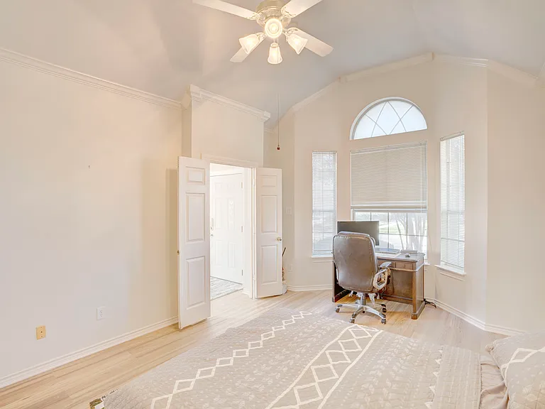 9504 Rodeo Dr — Photo 12