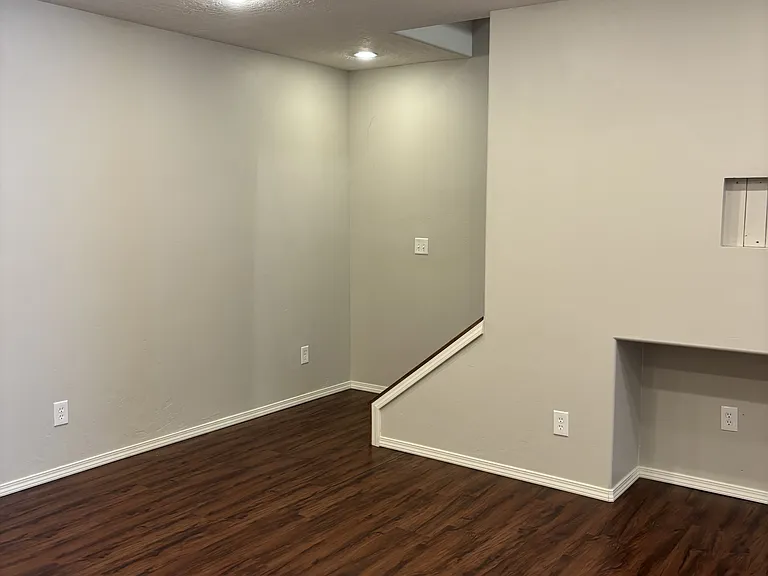 2075 Mary Dr — Photo 13