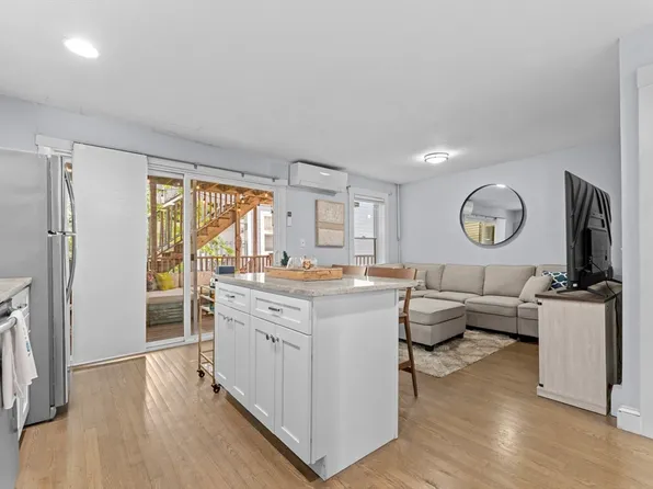 649 E 2nd St APT 2, South Boston, MA 02127