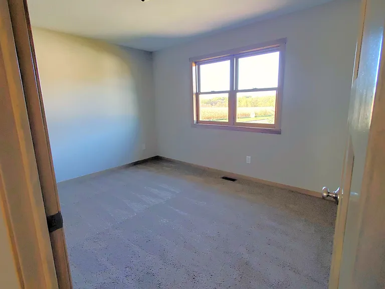685 Heritage Ln — Photo 14