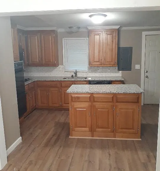 907 Cedar St — Photo 12