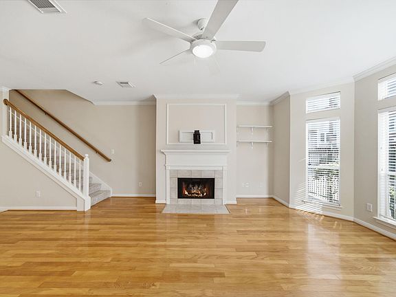 2nd image of 2110 Gillette St