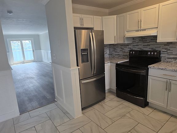 3rd image of 769 Sylvan Ave #A13