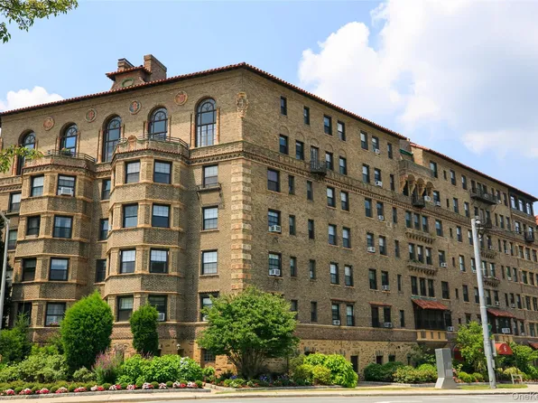 14 N Chatsworth Ave APT 2B, Larchmont, NY 10538
