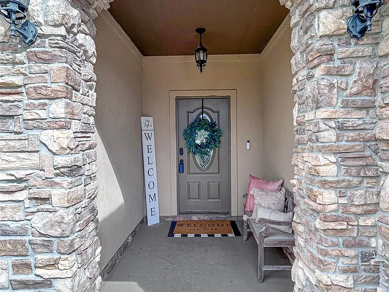 626 Sunset Trl — Photo 8