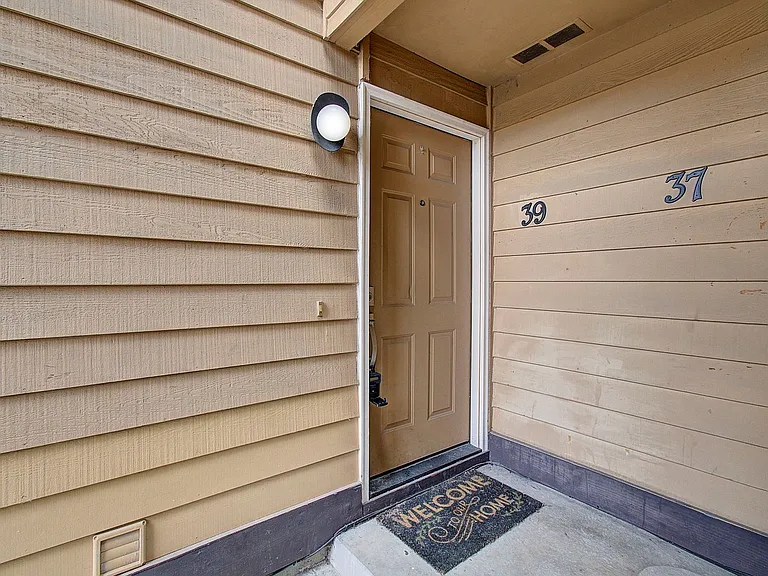 607 SE 121st Ave #39 — Photo 2
