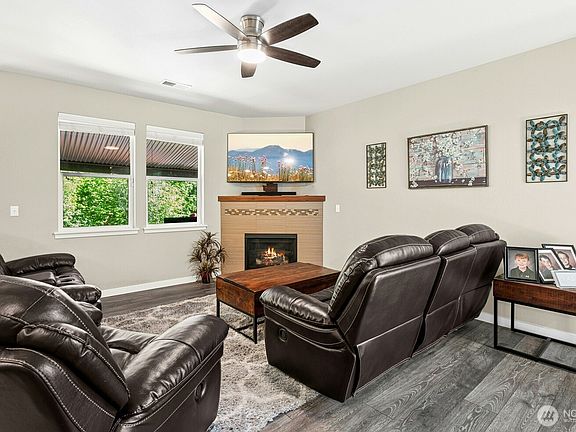 4th image of 16233 76th Avenue Court E