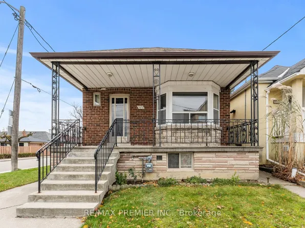 1013 Briar Hill Ave, Toronto, ON M6B 1M6