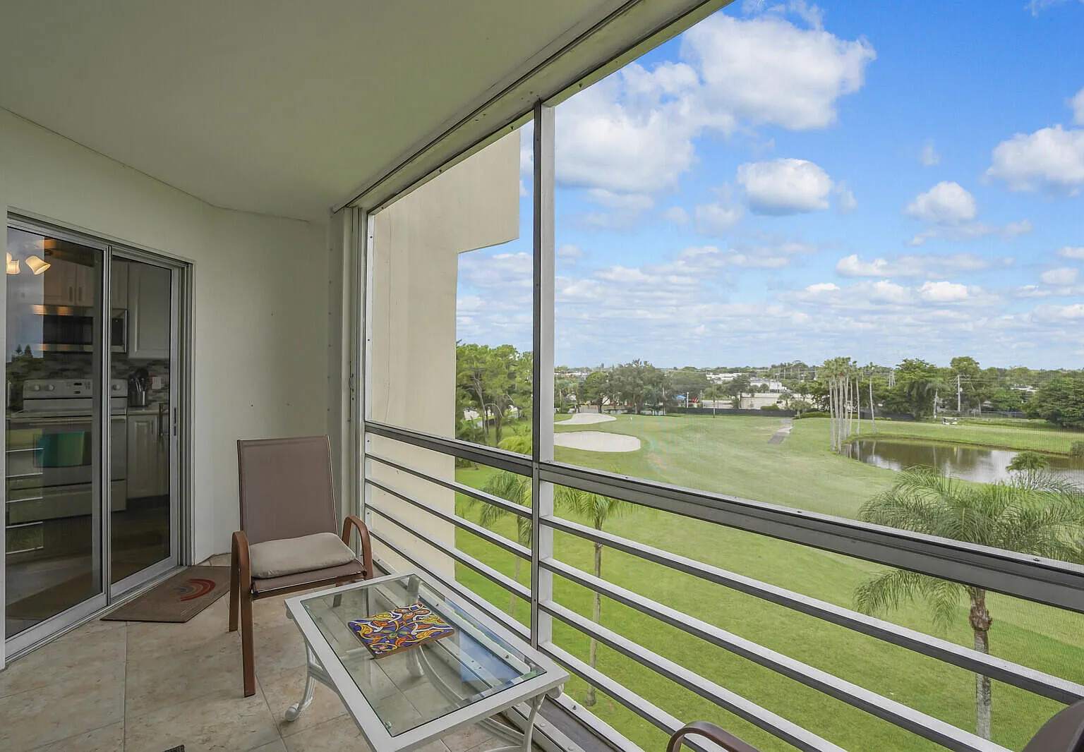 2 bed, 2.0 bath, 1103 sqft, $2,000 — Photo 2