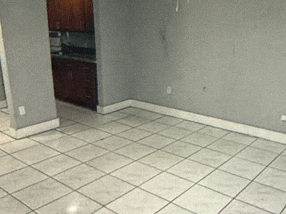3rd image of 633 W 68th St