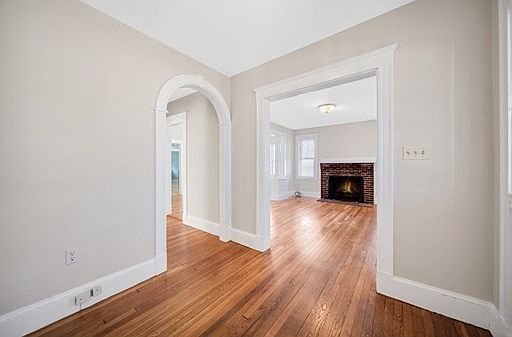 5th image of 35 Putnam St #1