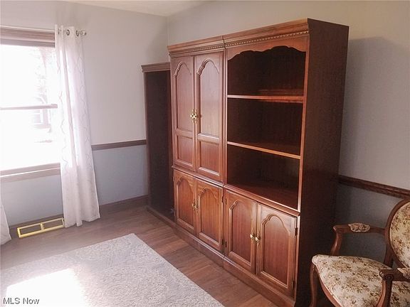 5th image of 1068 Beechwood Dr