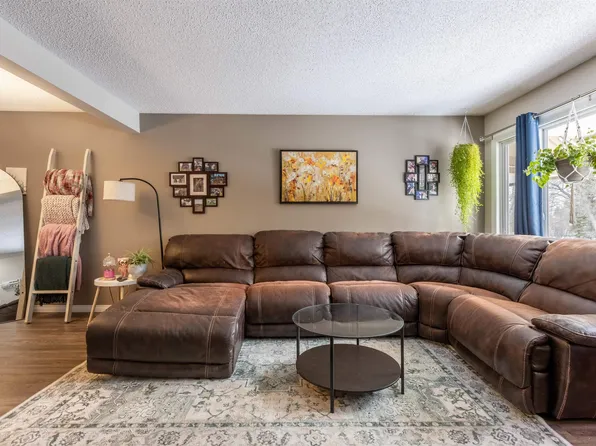 15 Walden Park, Saint Albert, AB T8N 3V6