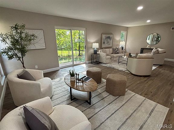 4th image of 754 Carman Woods Dr
