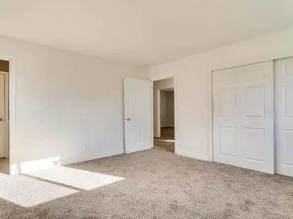 1813 Spring Brook Ave, Rockford, IL 61107