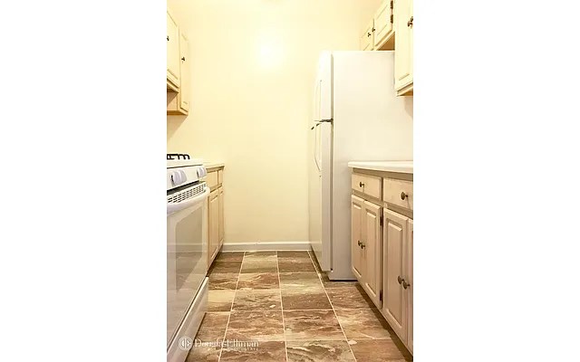 Rented by Douglas Elliman | media 3