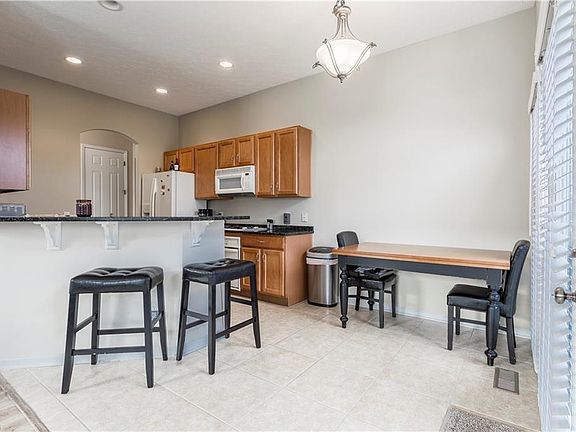 5th image of 38750 Renwood Ave