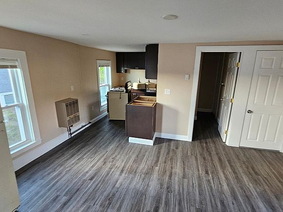 3rd image of 10 Whittier St Floor 2