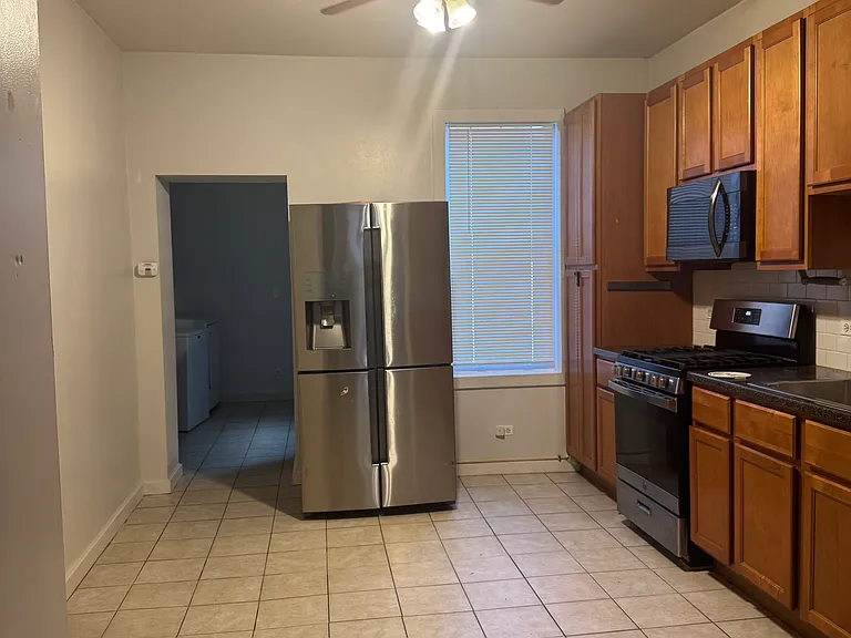 2642 W Superior St #1 — Photo 2