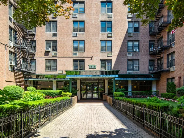 2546 East 13th Street image 1 of 24