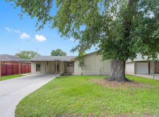 526 Hidden Valley Dr, Houston, TX 77037