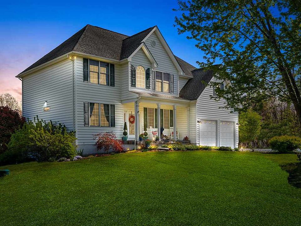 1st image of 131 Cabin Hill Ln