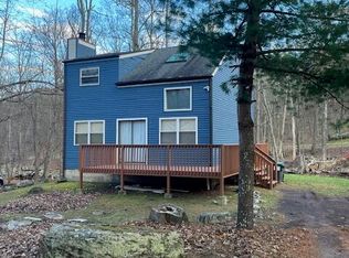 362 Somerset Dr, East Stroudsburg, PA 18301