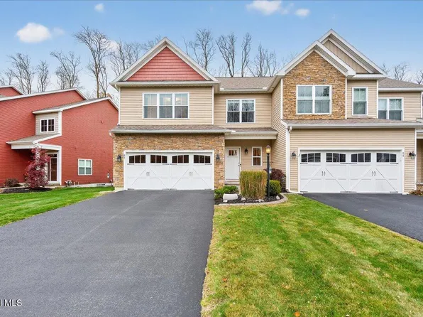 8A Macoun Drive, Halfmoon, NY 12065