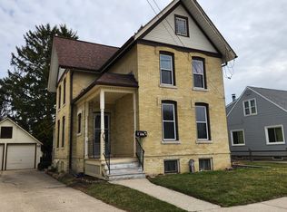 1002 E Main Street, Watertown, WI 53094