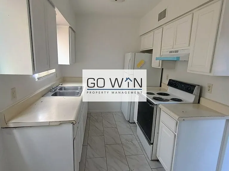 1102 W Cheryl Dr — Photo 8