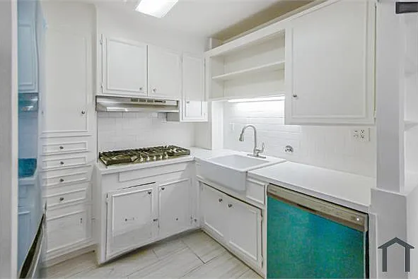 3 bed, $4,488 — Photo 4