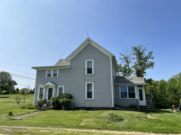 1132 N Market St, East Palestine, OH 44413