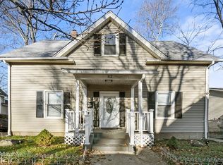 52 Birch St, Worcester, MA 01603
