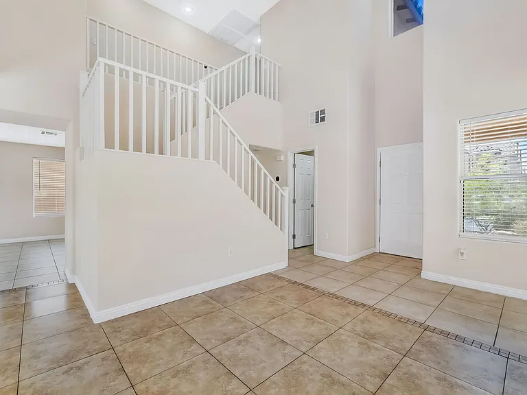 5078 Tioga Pass Ave — Photo 4