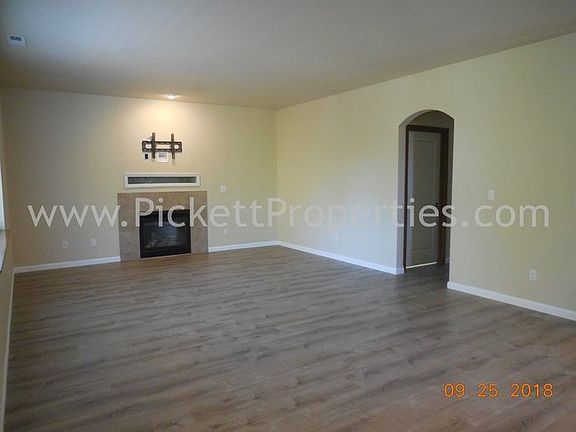 5th image of 3266 NE Louann Ct
